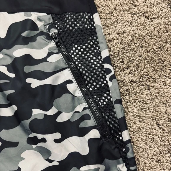 Russel Black Camo Windbreaker Size XL - Picture 5 of 12